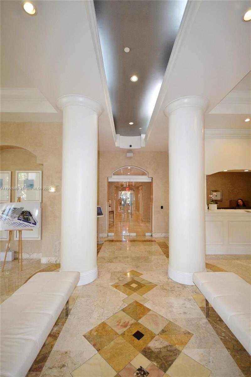 Small Image of 770 SOUTH CLAUGHTON ISLAND DR #1004, Miami Number 20