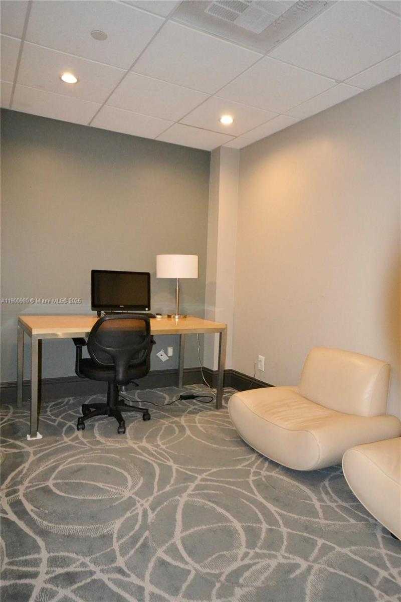 Small Image of 770 SOUTH CLAUGHTON ISLAND DR #1004, Miami Number 24