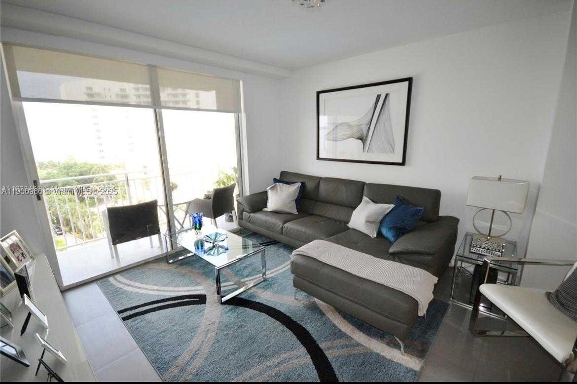 Small Image of 770 SOUTH CLAUGHTON ISLAND DR #1004, Miami Number 3