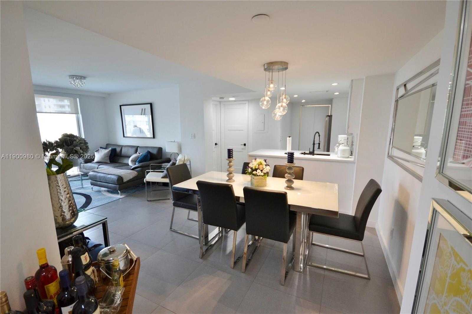 Small Image of 770 SOUTH CLAUGHTON ISLAND DR #1004, Miami Number 8