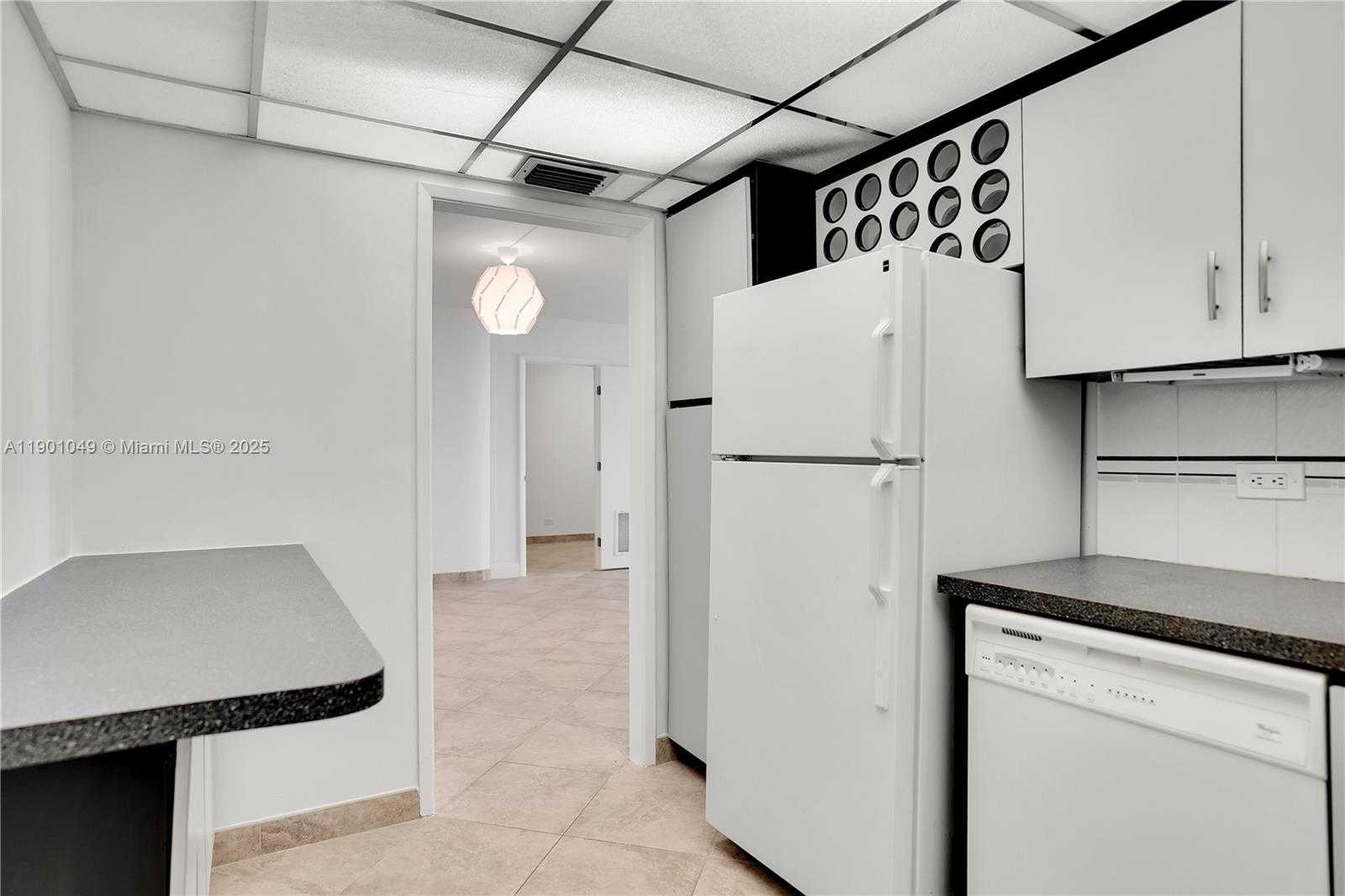 Small Image of 5005 COLLINS AVE #607, Miami Beach Number 14
