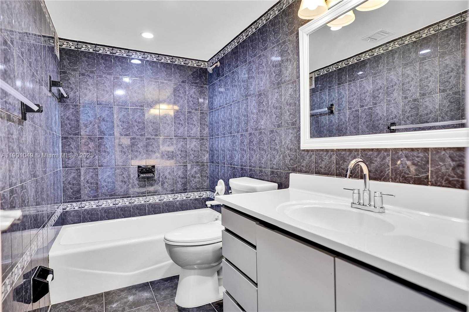 Small Image of 5005 COLLINS AVE #607, Miami Beach Number 21