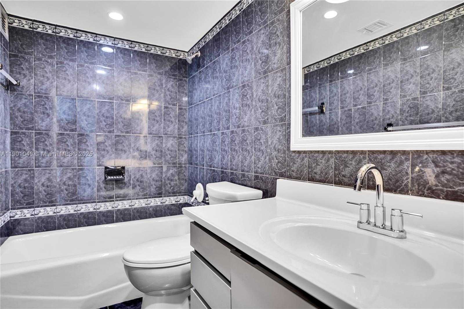 Small Image of 5005 COLLINS AVE #607, Miami Beach Number 22