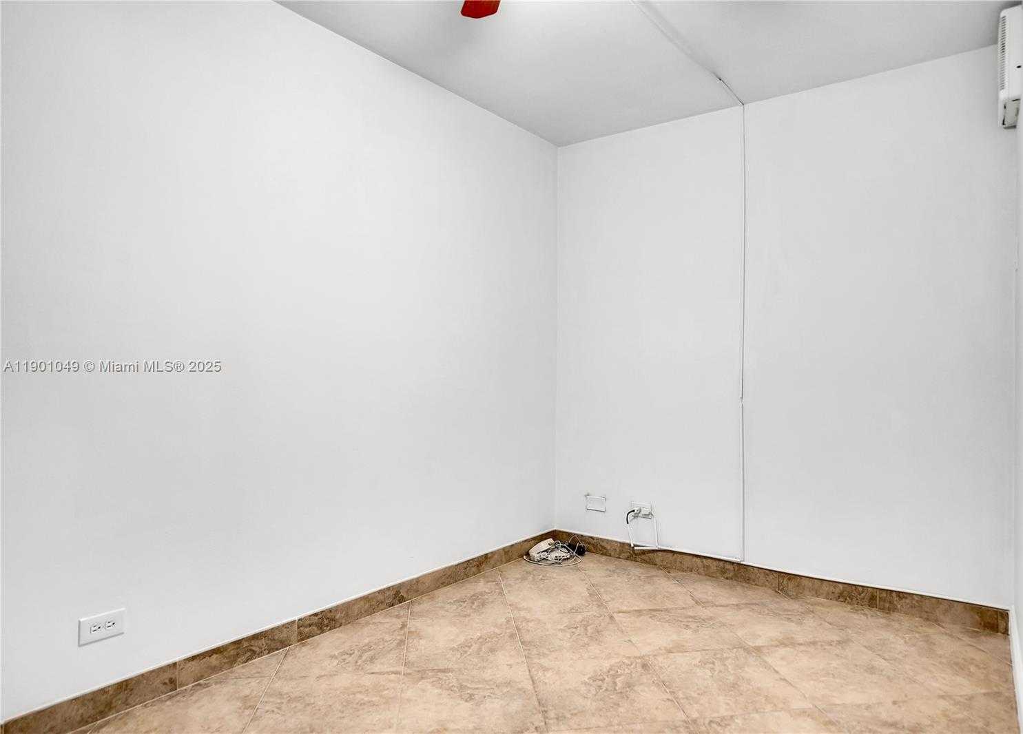 Small Image of 5005 COLLINS AVE #607, Miami Beach Number 23