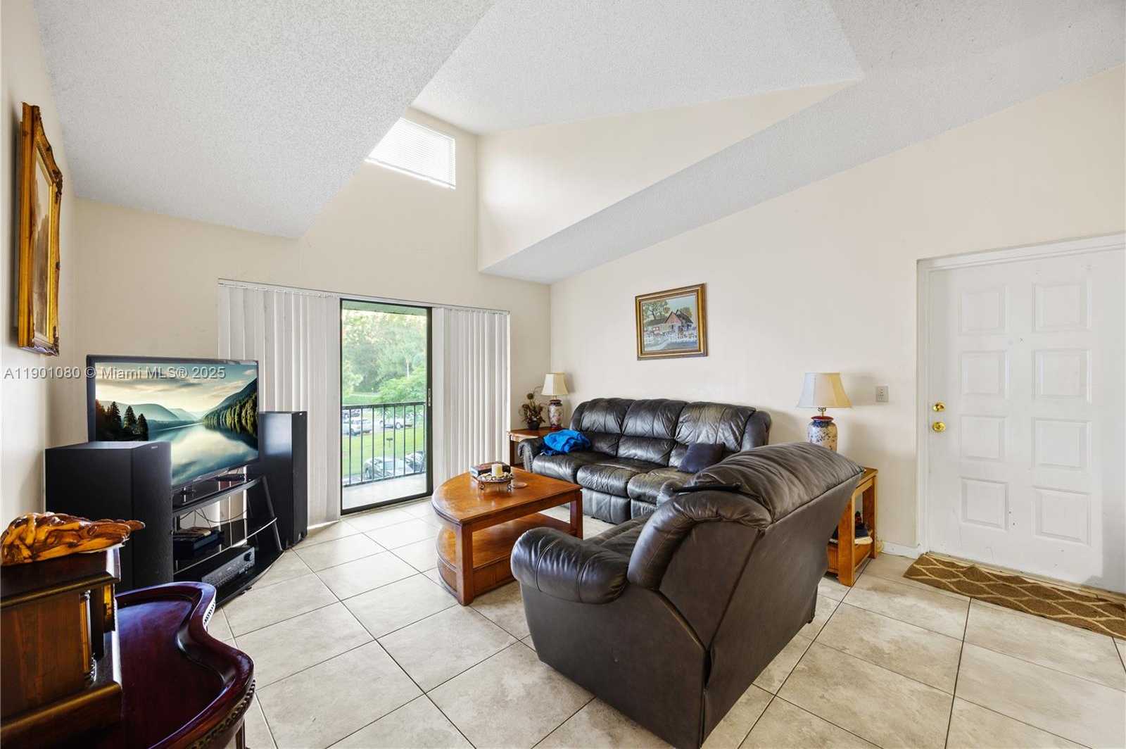 Small Image of 3636 ALDER DR #D3, West Palm Beach Number 7