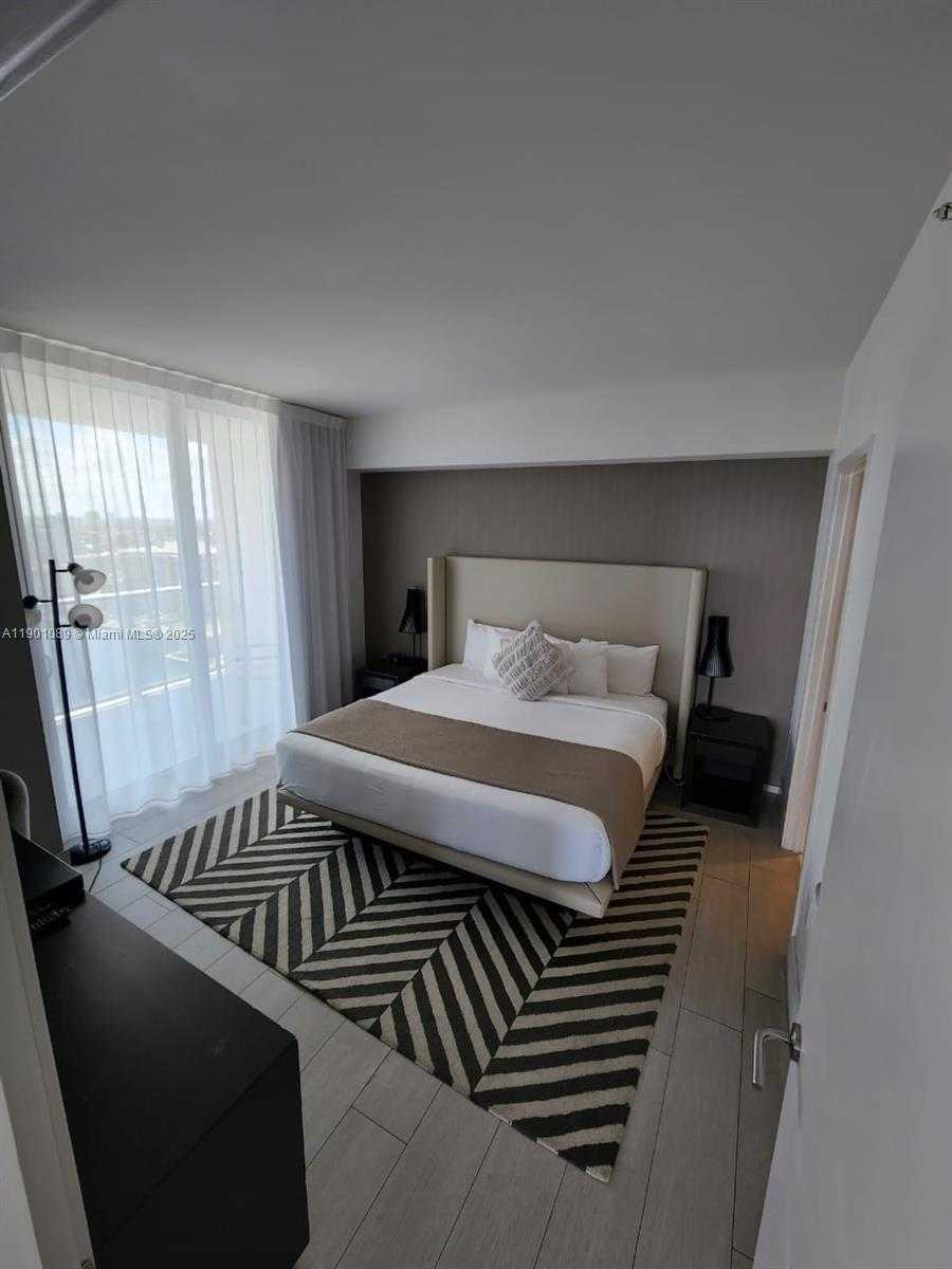 Small Image of 4010 SOUTH OCEAN DR #R1709, Hollywood Number 9