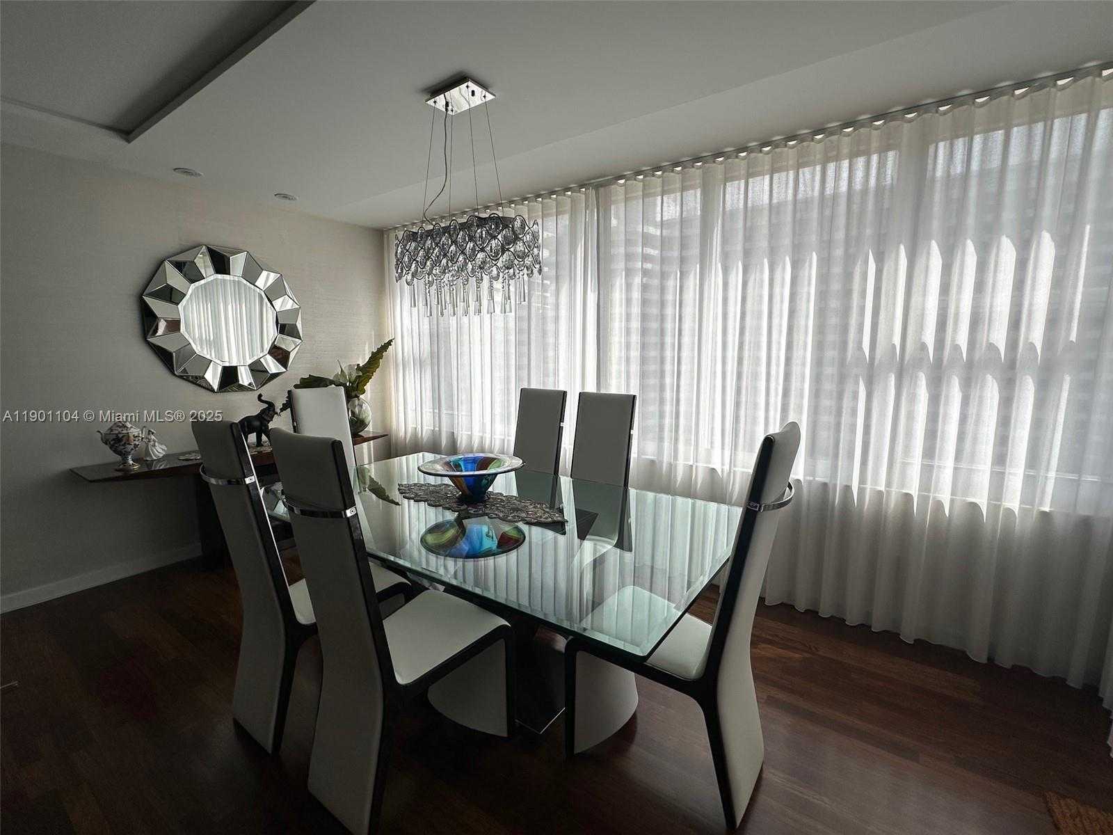 Small Image of 5600 COLLINS AVE #9E, Miami Beach Number 12