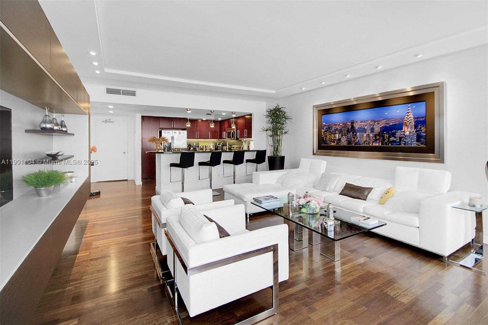 Small Image of 5600 COLLINS AVE #9E, Miami Beach Number 15