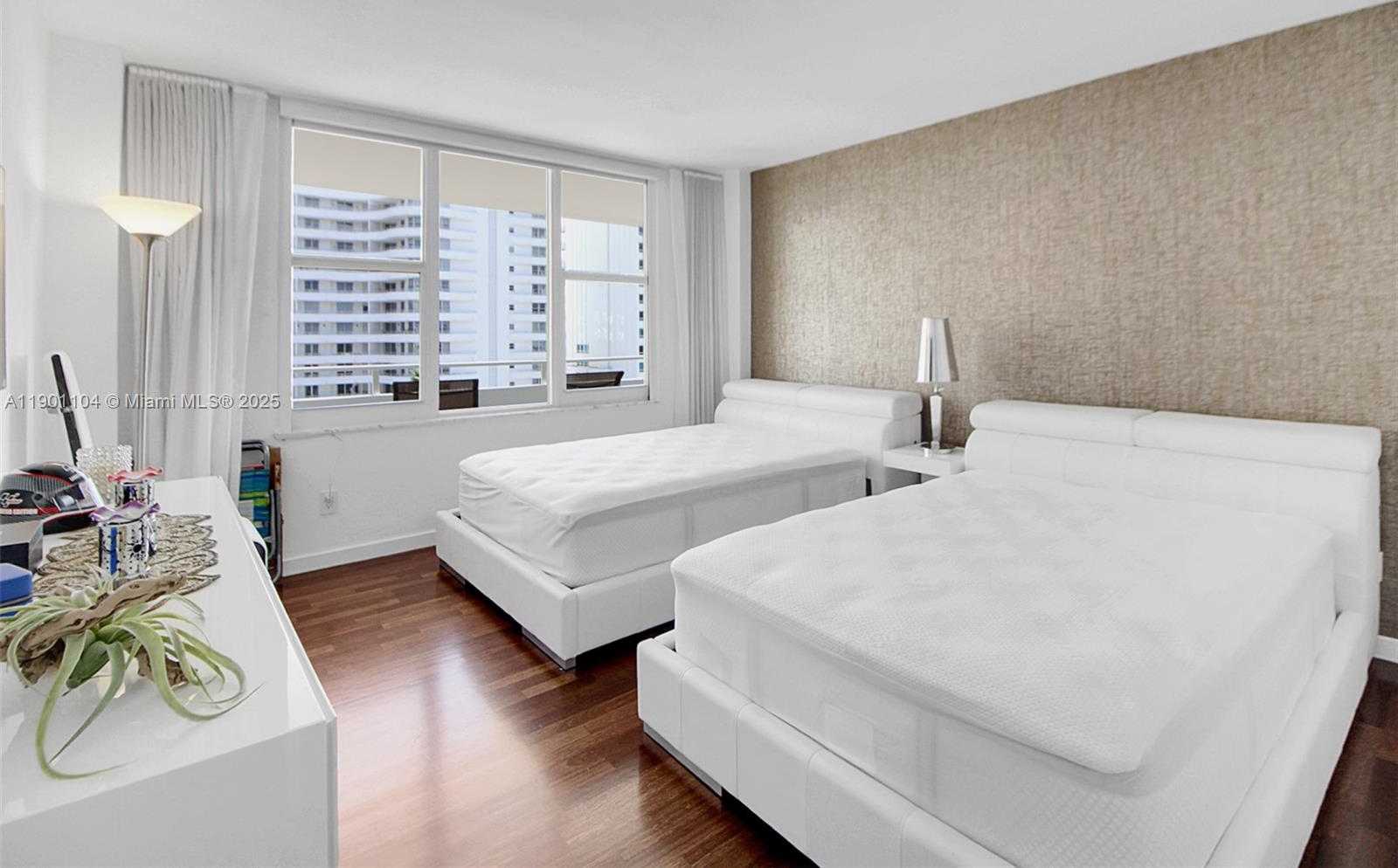 Small Image of 5600 COLLINS AVE #9E, Miami Beach Number 26