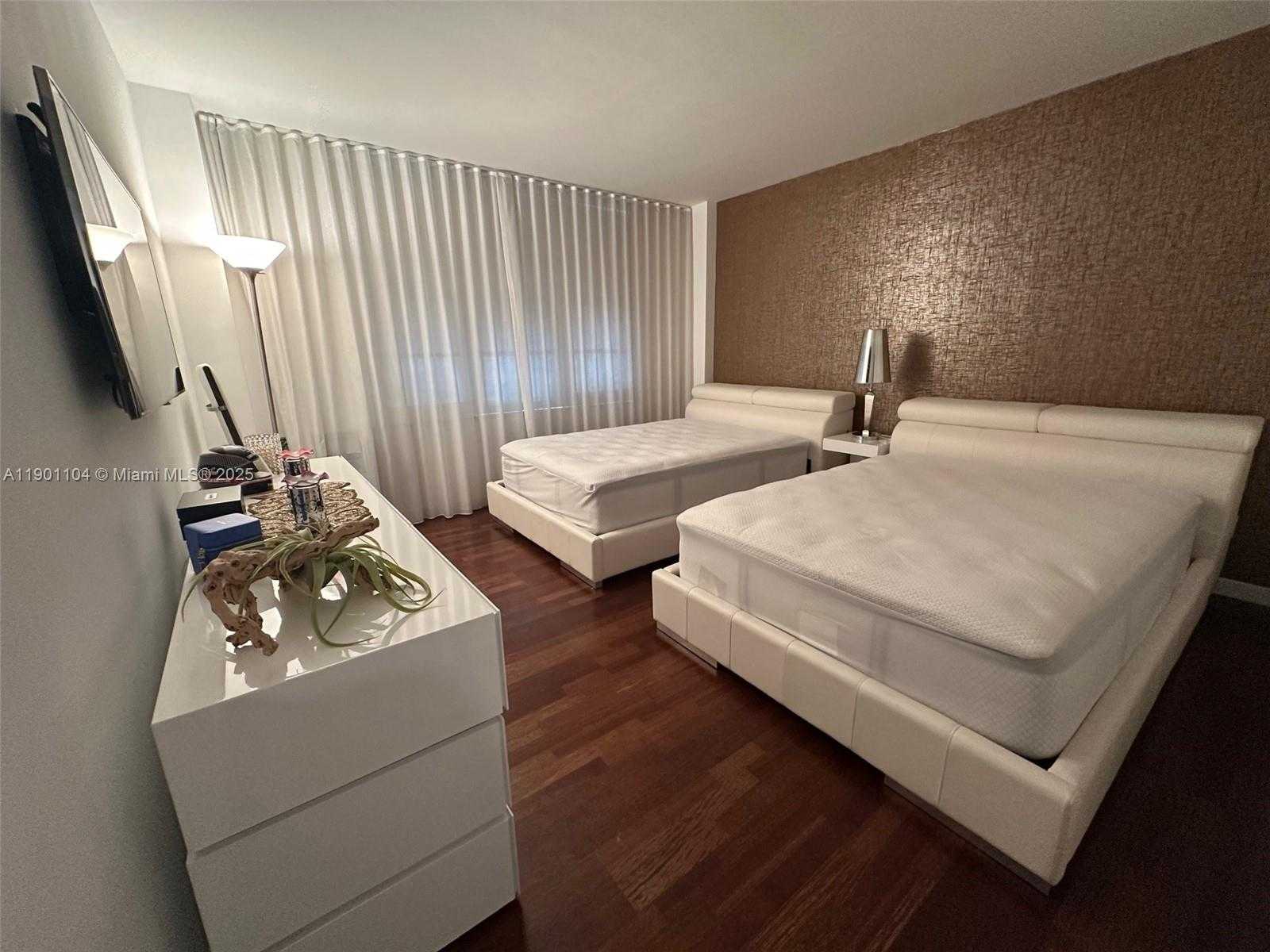 Small Image of 5600 COLLINS AVE #9E, Miami Beach Number 27