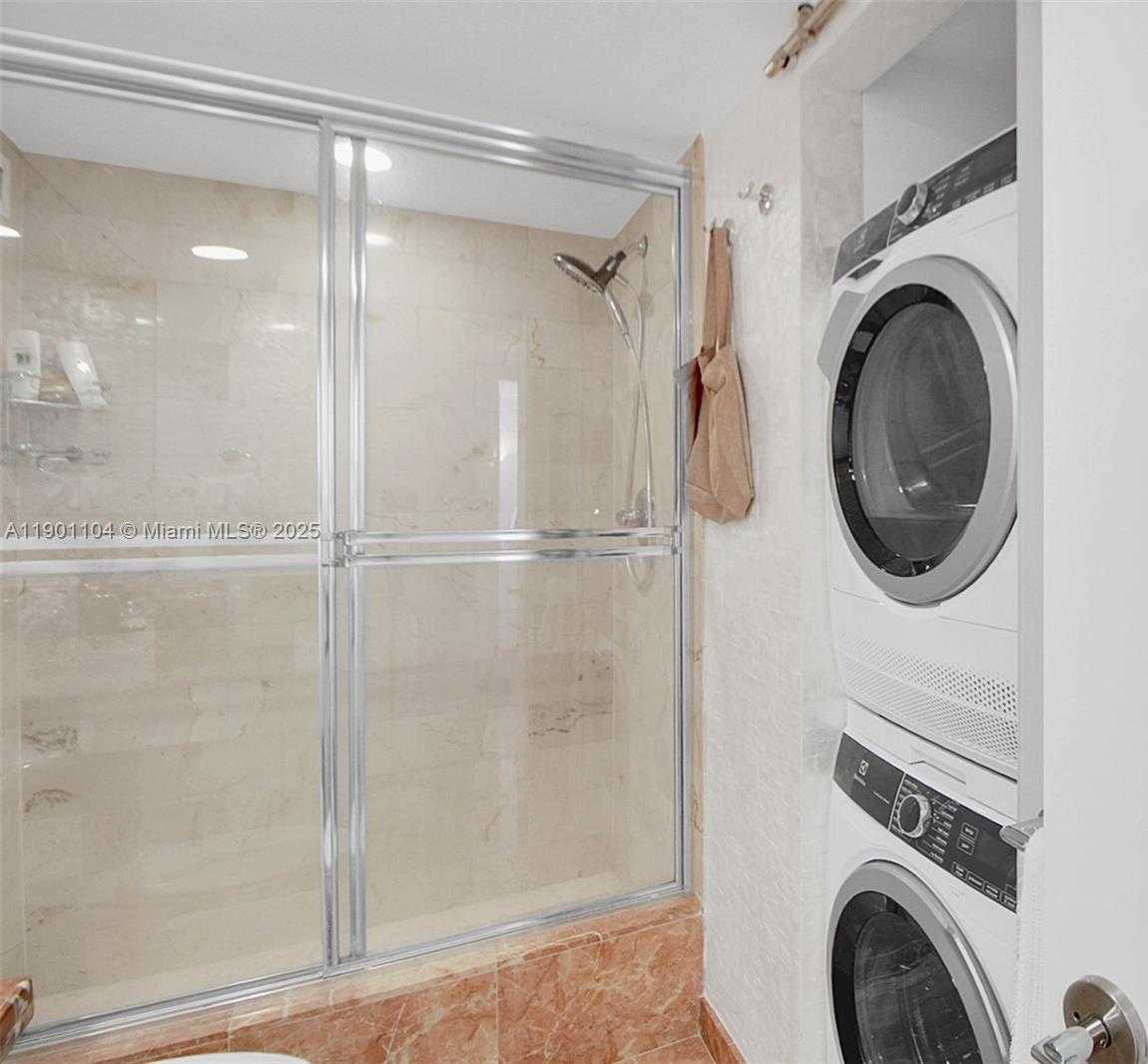 Small Image of 5600 COLLINS AVE #9E, Miami Beach Number 30