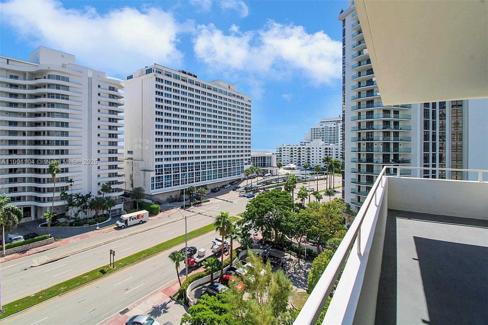 Small Image of 5600 COLLINS AVE #9E, Miami Beach Number 34