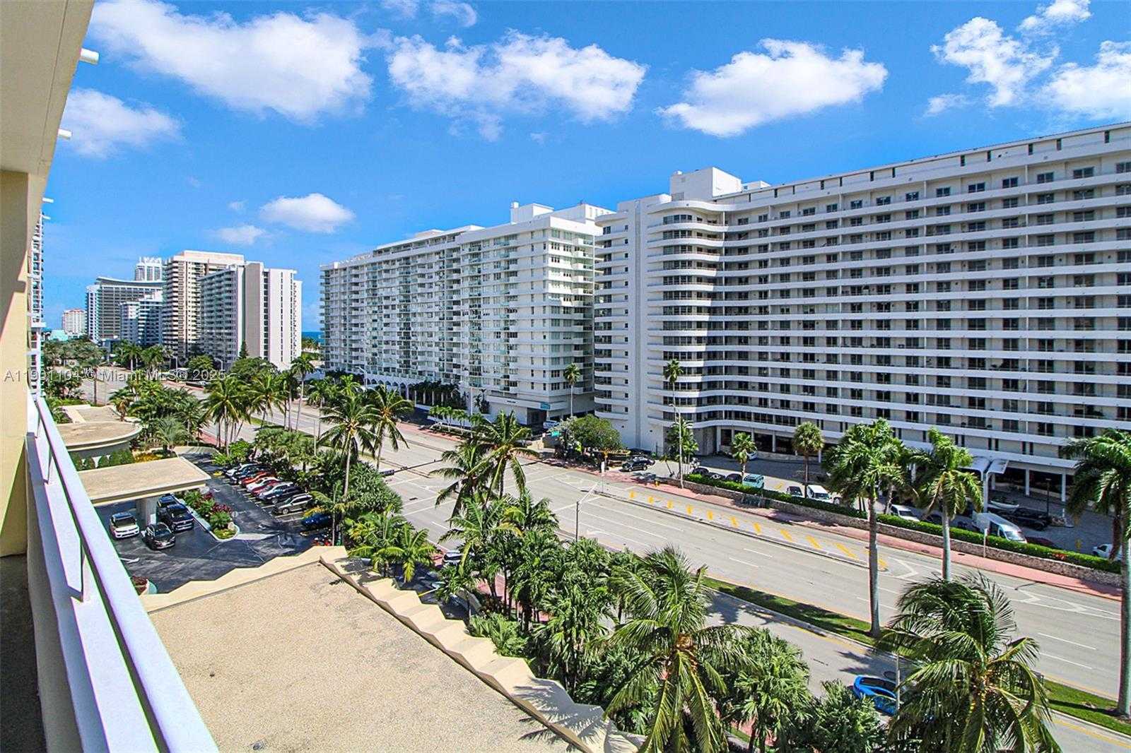 Small Image of 5600 COLLINS AVE #9E, Miami Beach Number 35