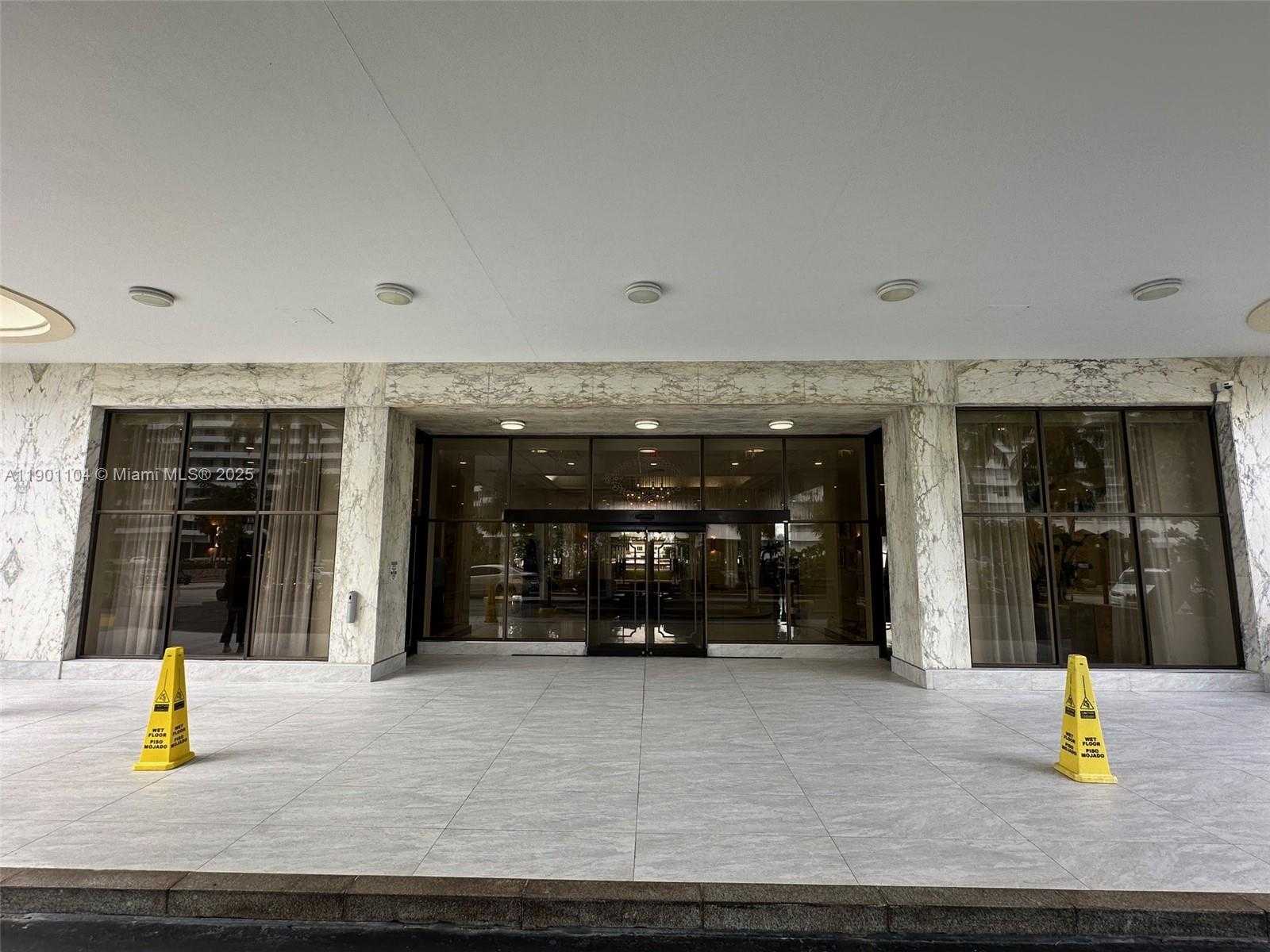 Small Image of 5600 COLLINS AVE #9E, Miami Beach Number 37