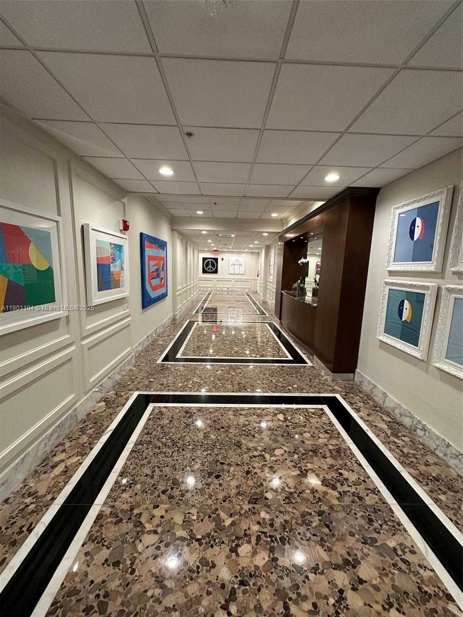 Small Image of 5600 COLLINS AVE #9E, Miami Beach Number 42