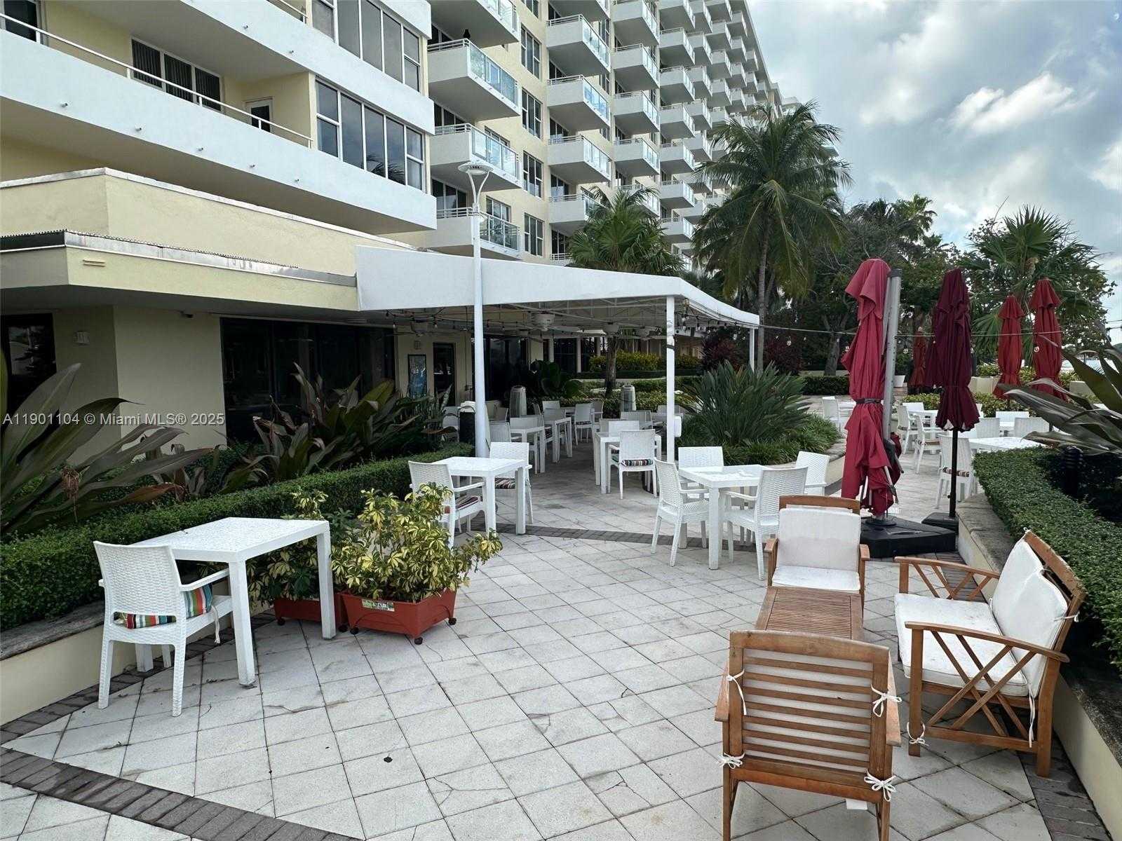 Small Image of 5600 COLLINS AVE #9E, Miami Beach Number 46