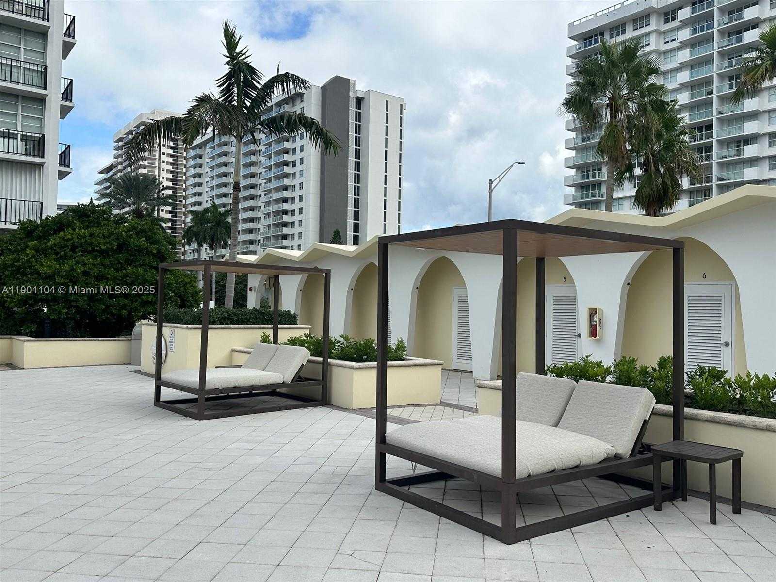 Small Image of 5600 COLLINS AVE #9E, Miami Beach Number 48