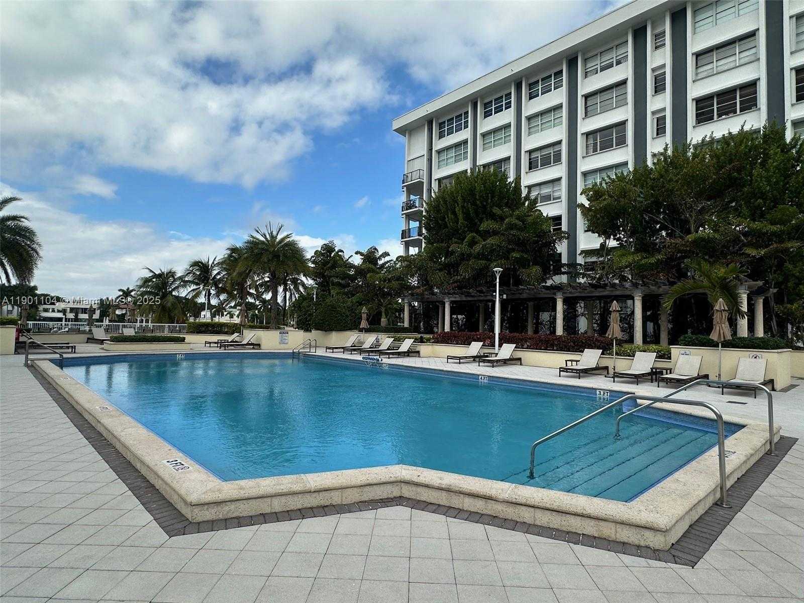 Small Image of 5600 COLLINS AVE #9E, Miami Beach Number 49