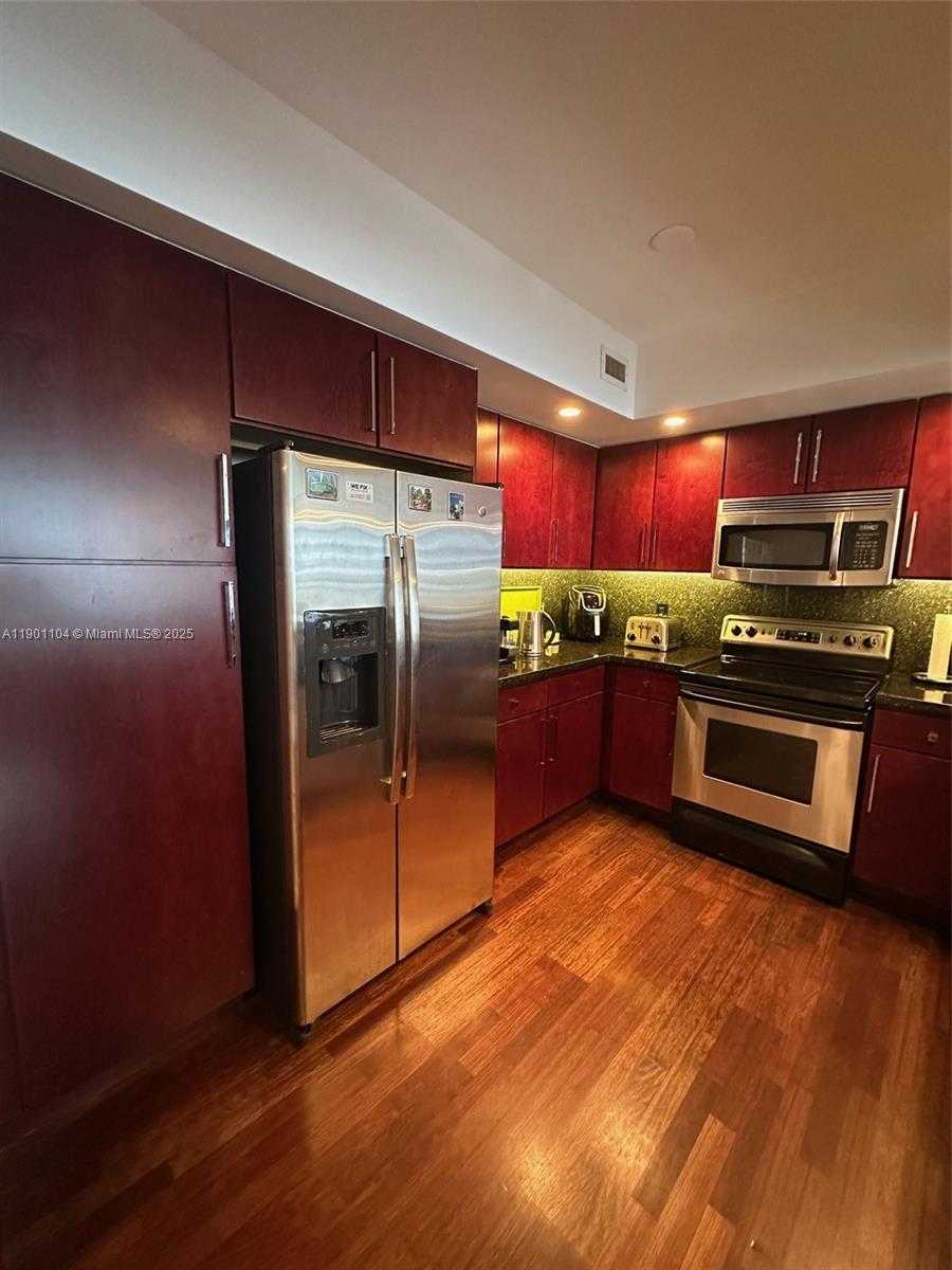 Small Image of 5600 COLLINS AVE #9E, Miami Beach Number 8