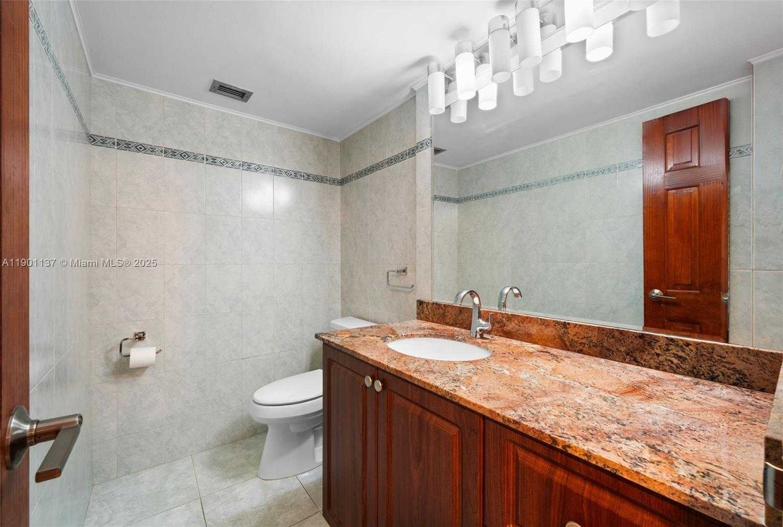 Small Image of 2030 SOUTH OCEAN DR #1701, Hallandale Beach Number 12