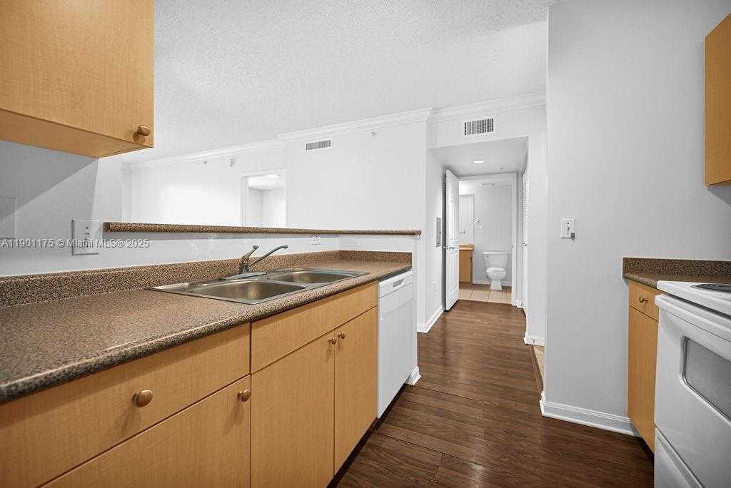 Small Image of 1900 VAN BUREN ST #311B, Hollywood Number 10
