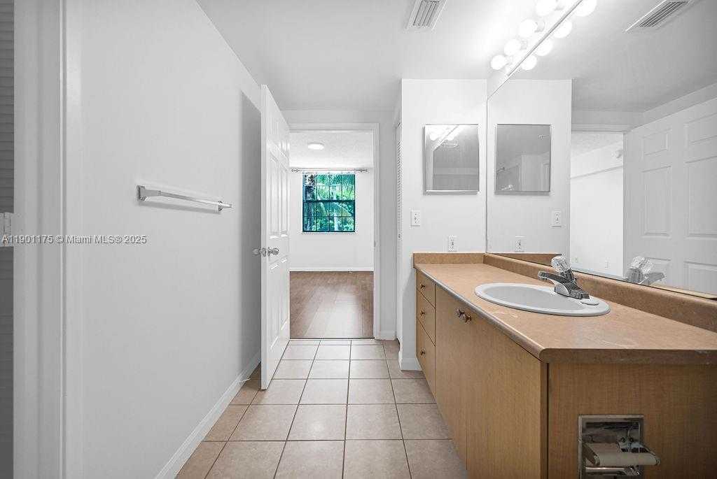 Small Image of 1900 VAN BUREN ST #311B, Hollywood Number 18