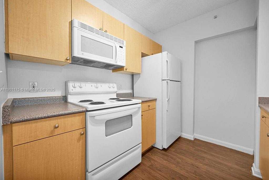 Small Image of 1900 VAN BUREN ST #311B, Hollywood Number 8