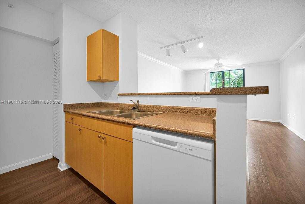 Small Image of 1900 VAN BUREN ST #311B, Hollywood Number 9