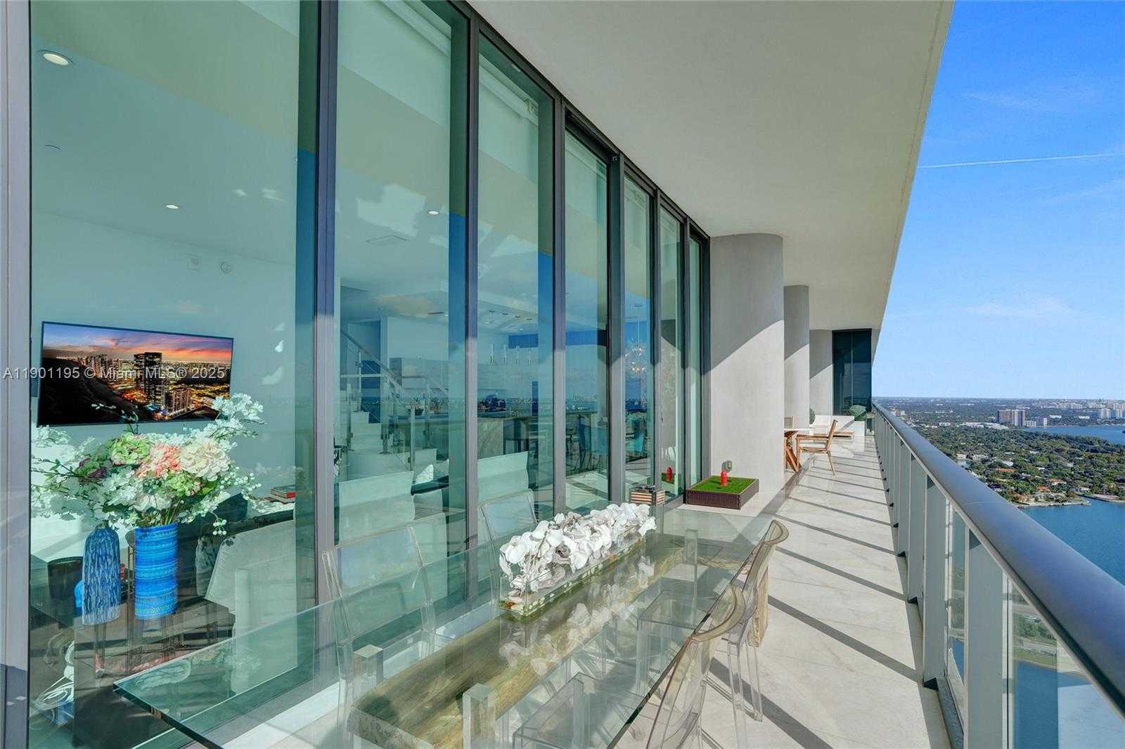 Imagen de Pequeño Objeto