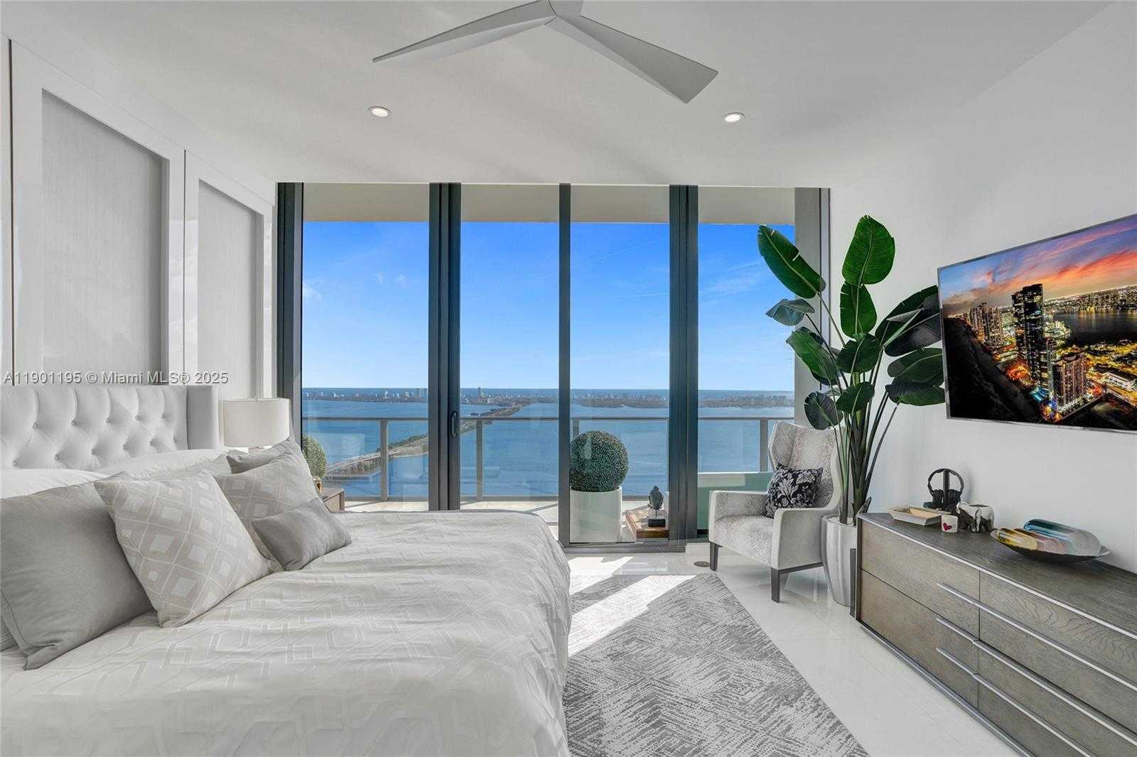 Imagen de Pequeño Objeto