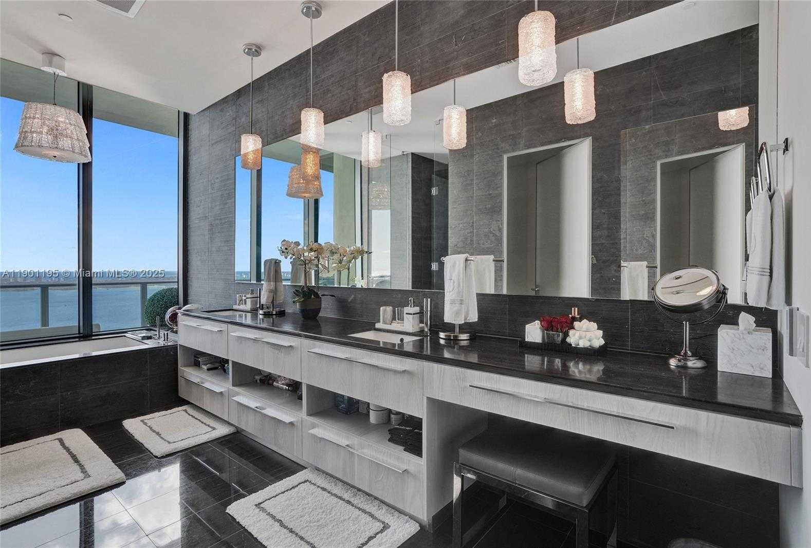 Imagen de Pequeño Objeto