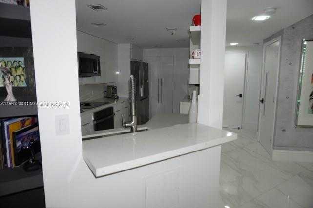 Small Image of 701 BRICKELL KEY BLVD #412, Miami Number 29