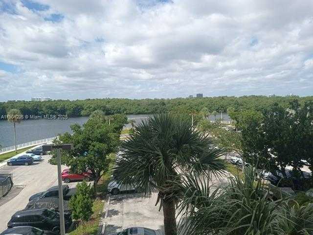 Small Image of 500 BAYVIEW DR #321, Sunny Isles Beach Number 15