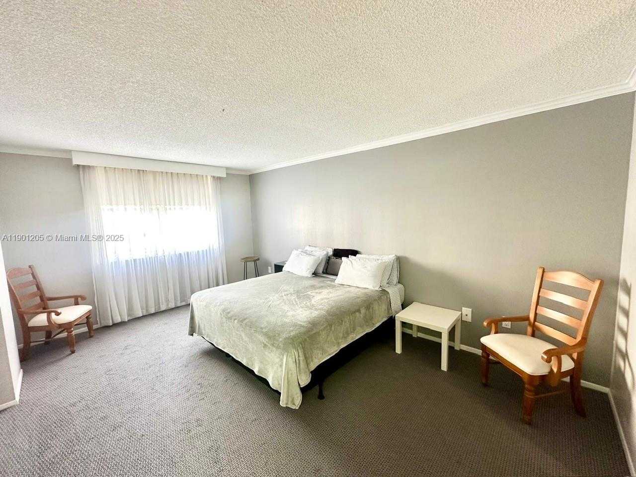 Small Image of 500 BAYVIEW DR #321, Sunny Isles Beach Number 17