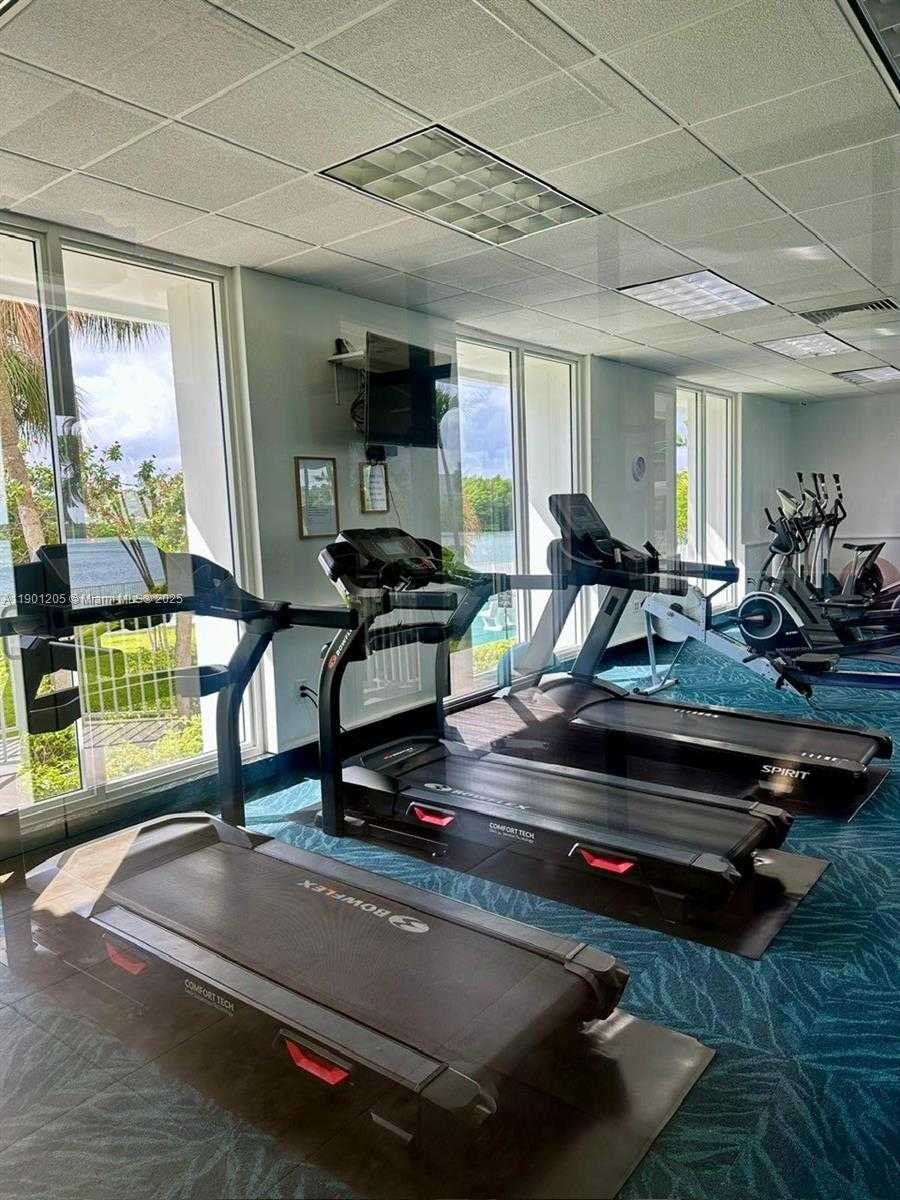 Small Image of 500 BAYVIEW DR #321, Sunny Isles Beach Number 28