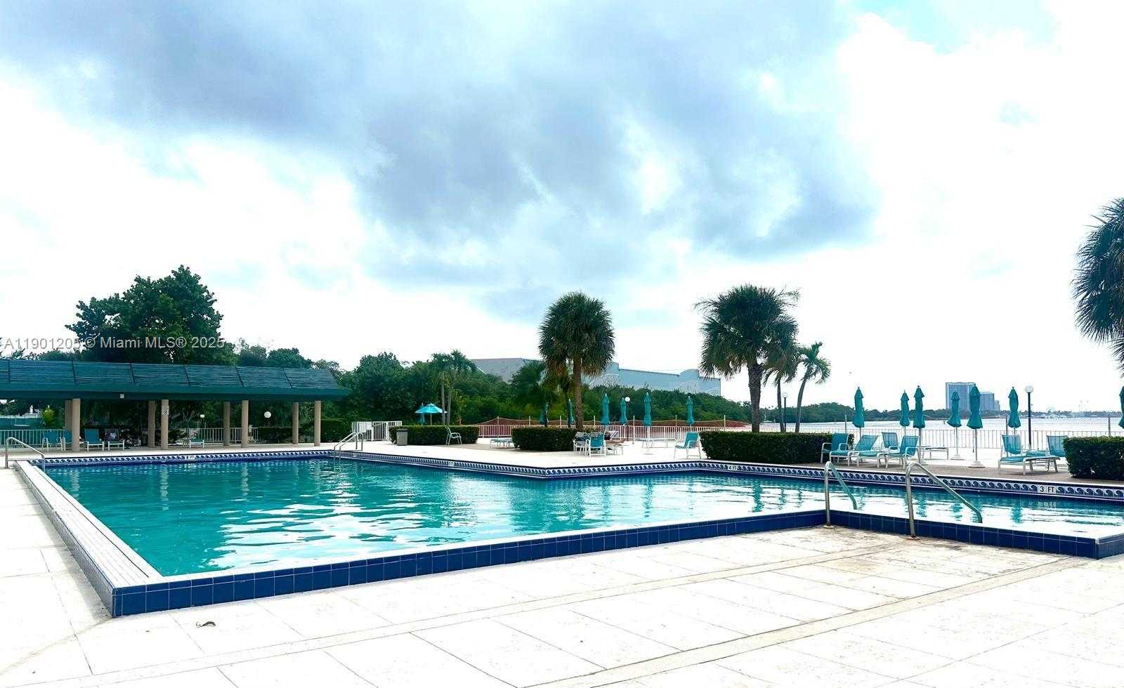 Small Image of 500 BAYVIEW DR #321, Sunny Isles Beach Number 31