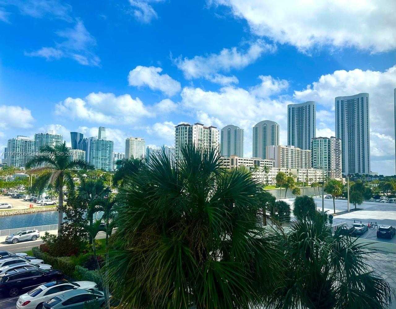 Small Image of 500 BAYVIEW DR #321, Sunny Isles Beach Number 32