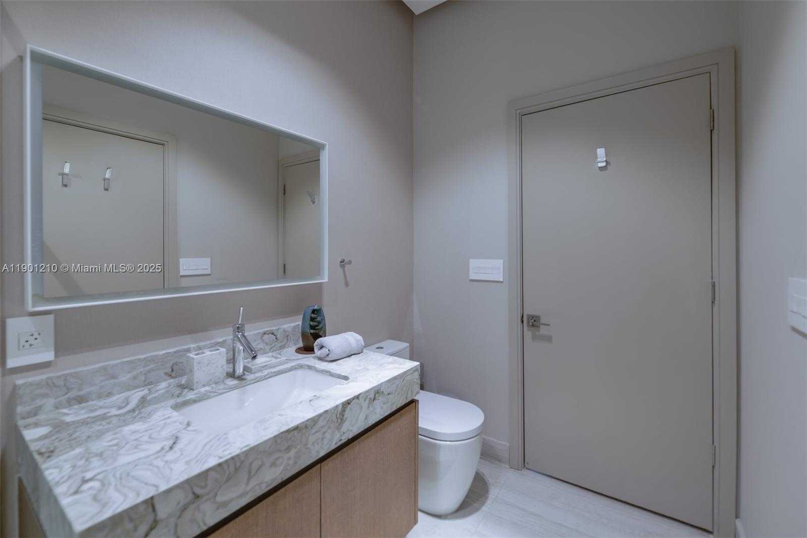 Small Image of 495 BRICKELL AVE #2211, Miami Number 12