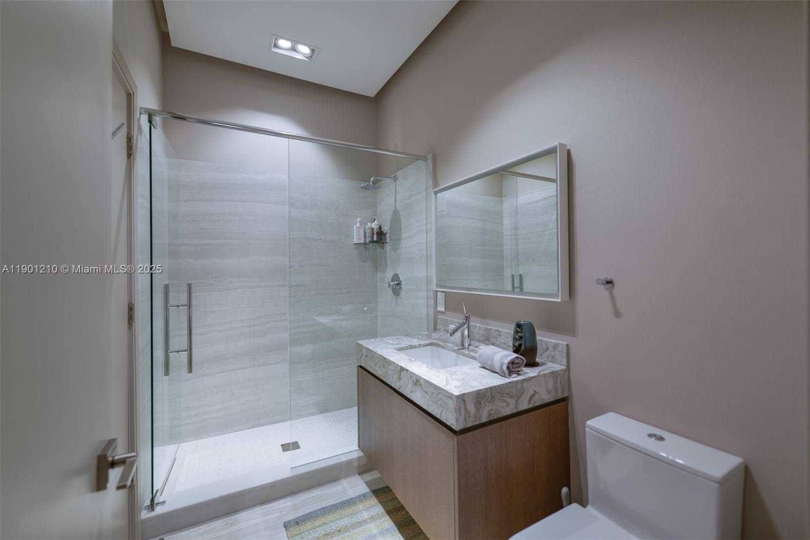 Small Image of 495 BRICKELL AVE #2211, Miami Number 13