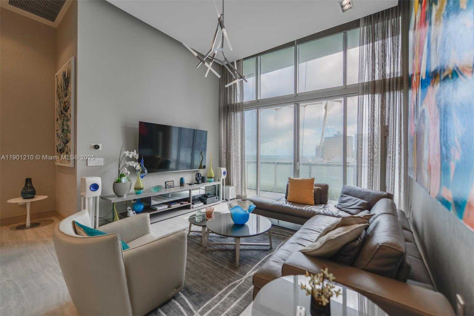 Small Image of 495 BRICKELL AVE #2211, Miami Number 2