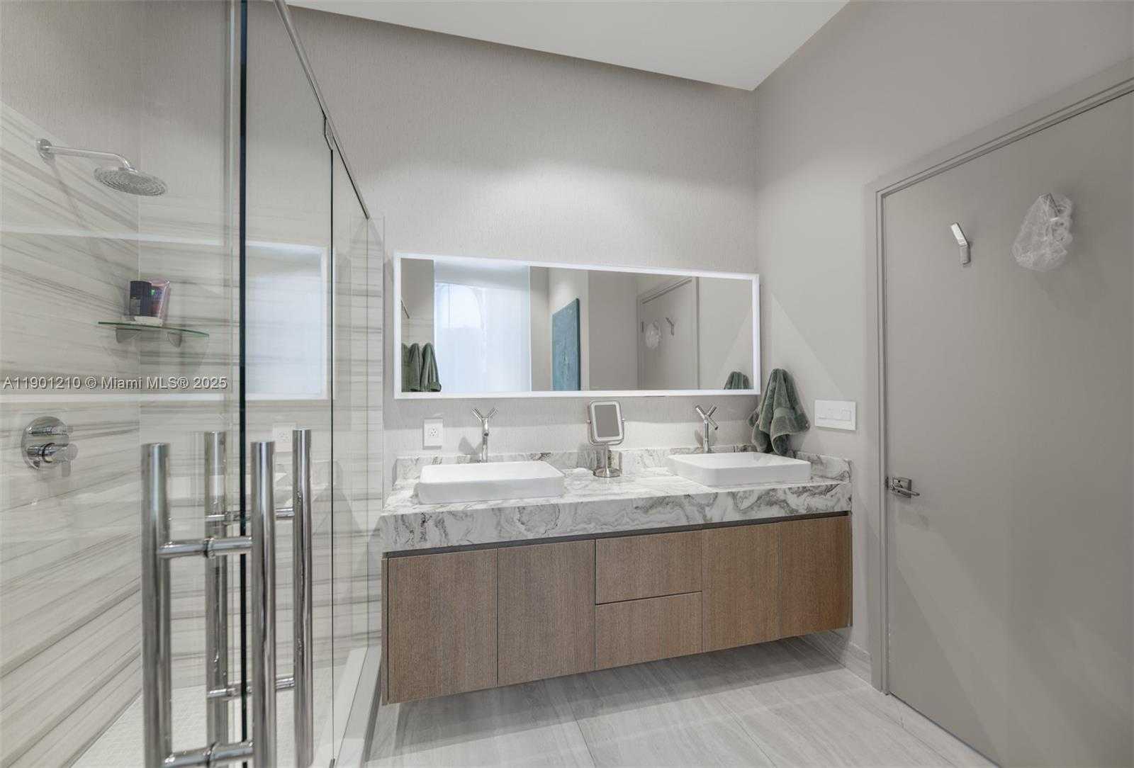 Small Image of 495 BRICKELL AVE #2211, Miami Number 21