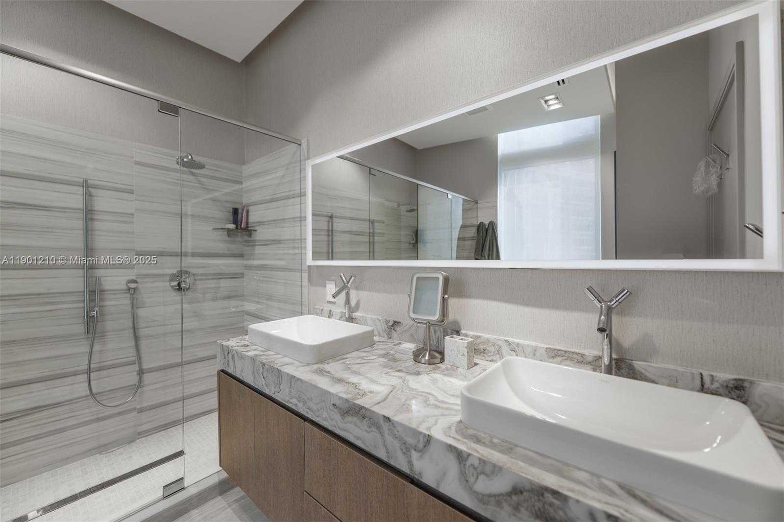 Small Image of 495 BRICKELL AVE #2211, Miami Number 22