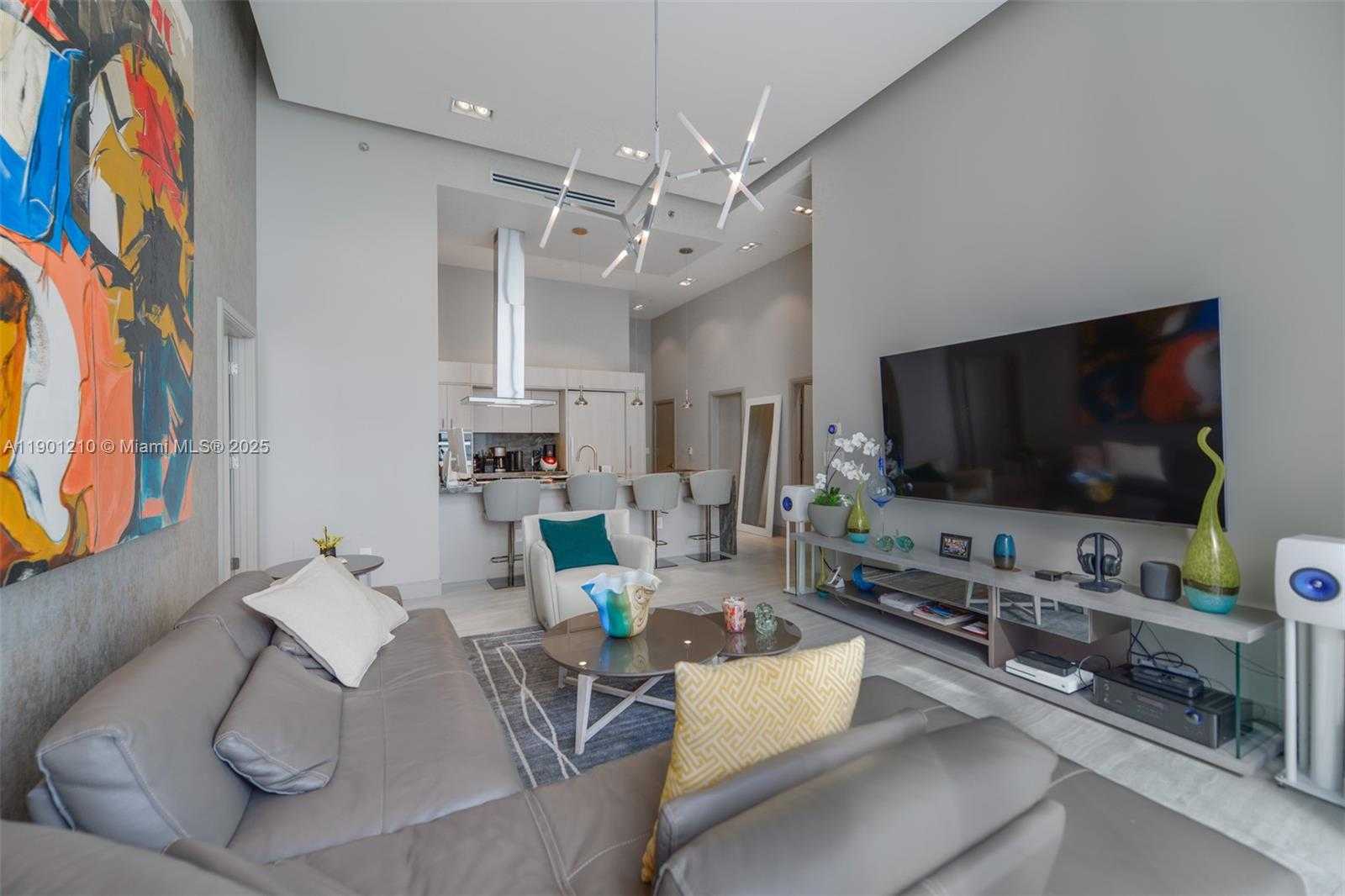 Small Image of 495 BRICKELL AVE #2211, Miami Number 3