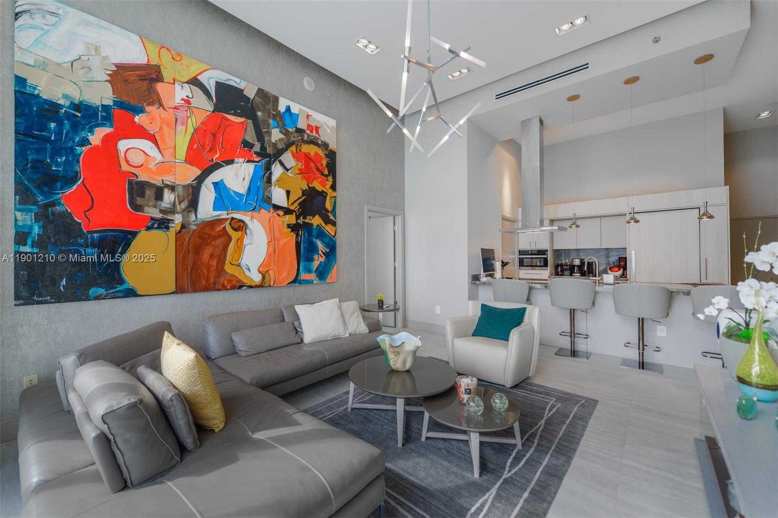 Small Image of 495 BRICKELL AVE #2211, Miami Number 4