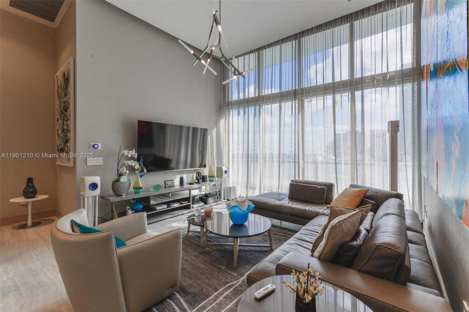 Small Image of 495 BRICKELL AVE #2211, Miami Number 5
