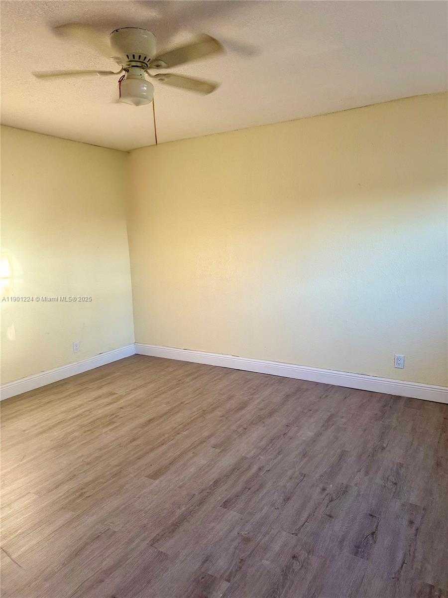 Small Image of 906 SOUTH WEST 74TH AVE, North Lauderdale Number 14