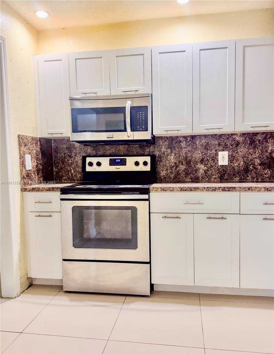 Small Image of 906 SOUTH WEST 74TH AVE, North Lauderdale Number 2