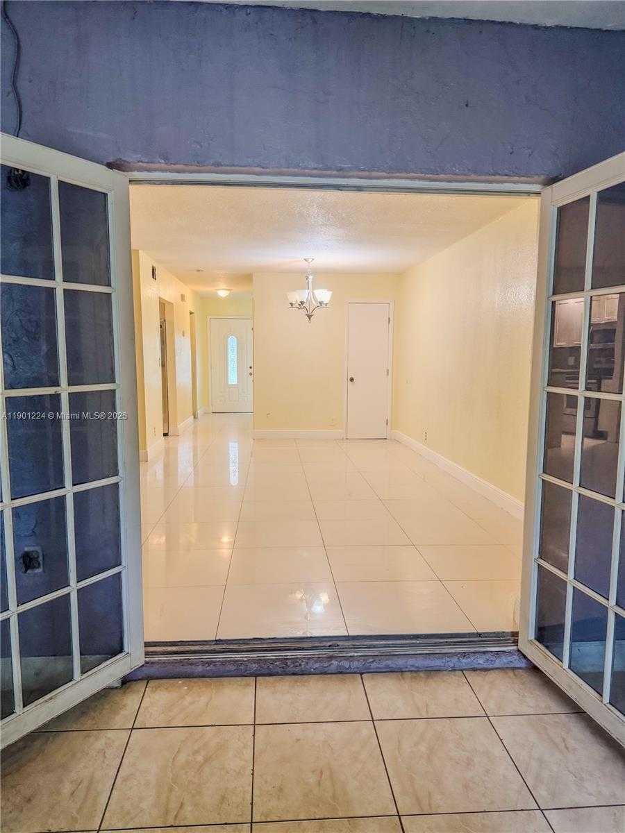 Small Image of 906 SOUTH WEST 74TH AVE, North Lauderdale Number 6