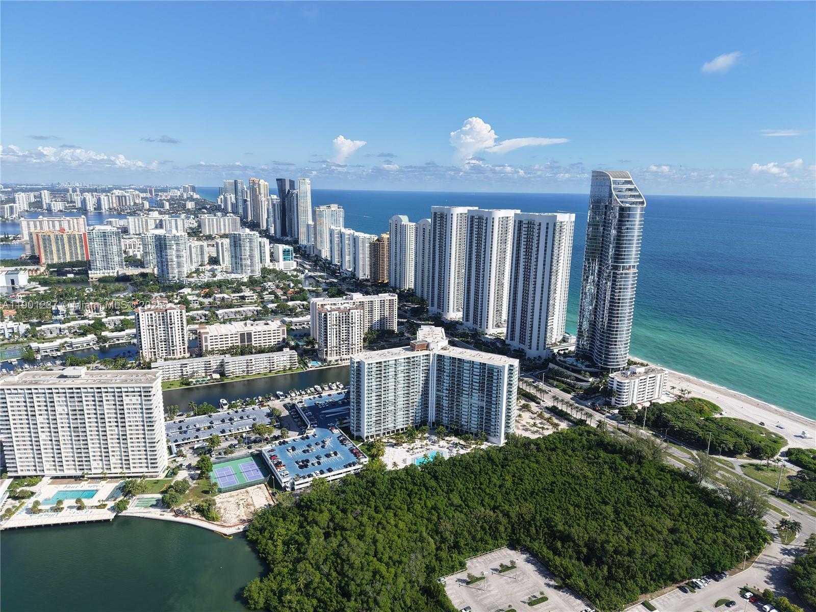 Small Image of 100 BAYVIEW DR #1807, Sunny Isles Beach Number 1