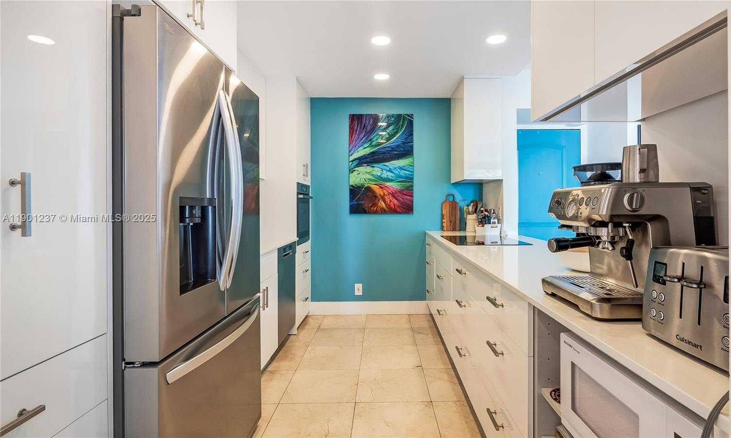 Small Image of 100 BAYVIEW DR #1807, Sunny Isles Beach Number 10